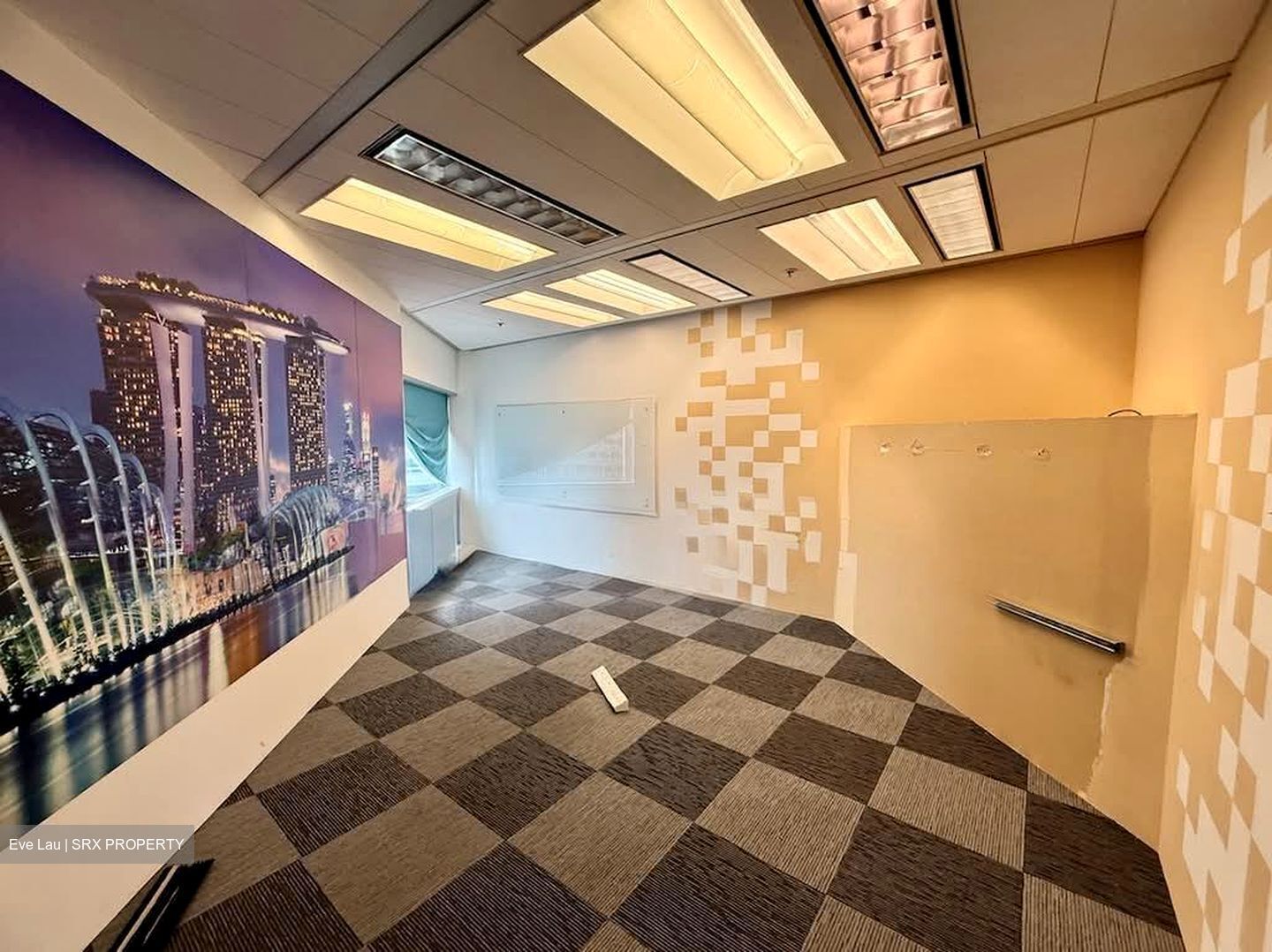 Gateway West (D7), Office #601939181